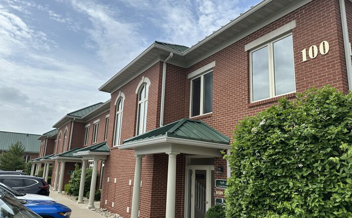 Pictures of Office property located at 8585 Mason Montgomery Rd, Mason, OH 45040 for lease - image #1