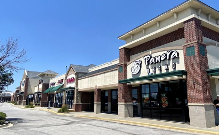 Pictures of Retail property located at 20120-20186 W 153rd St, Olathe, KS 66062 for lease - image #1