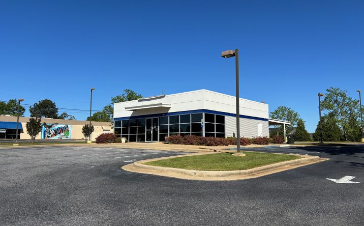 Pictures of Retail, Office, Special Purpose property located at 1433 Opelika Rd, Auburn, AL 36830 for lease - image #1