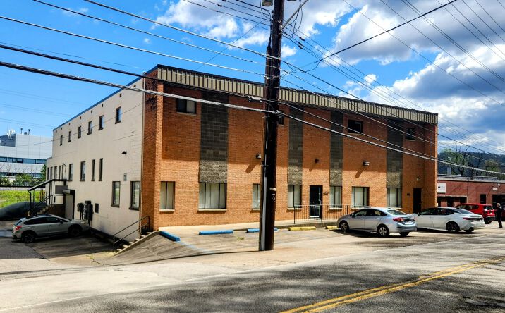 Pictures of Office property located at 3412 Chesterfield Ave, Charleston, WV 25304 for lease - image #1