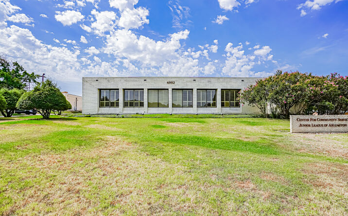 Pictures of Retail, Office, Special Purpose property located at 4002 W Pioneer Pkwy, Arlington, TX 76013 for lease - image #1