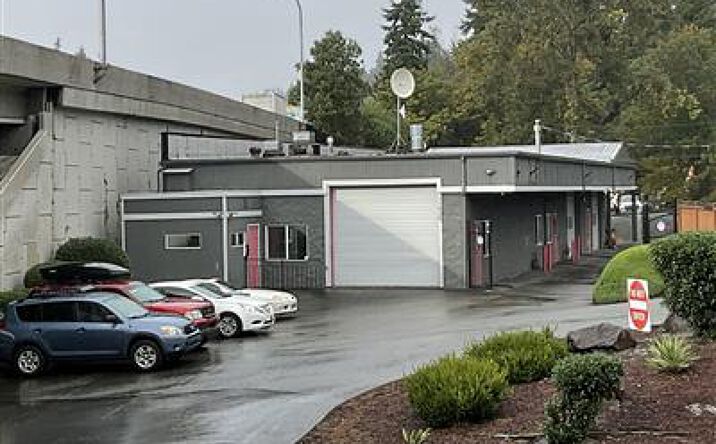 Pictures of Retail, Office, Industrial property located at 11520 Northup Way, Bellevue, WA 98004 for lease - image #1