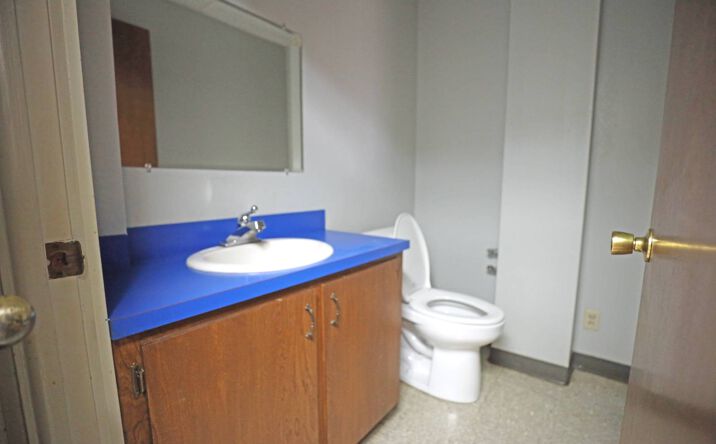 Pictures of Office property located at 301 N 2nd St, McAlester, OK 74501 for lease - image #1