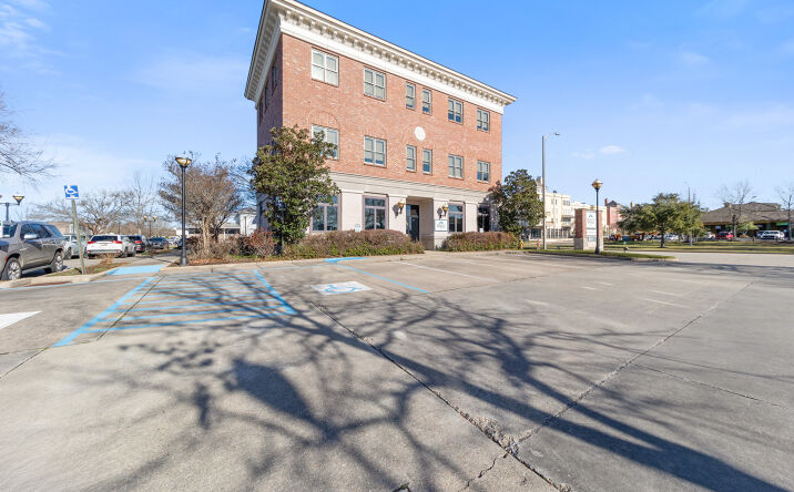 Pictures of Office property located at 1318 Camellia Blvd, Lafayette, LA 70508 for lease - image #1