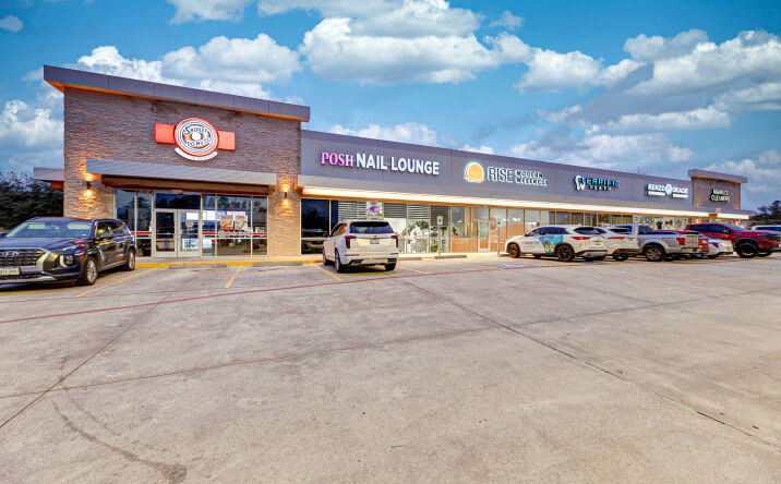 Pictures of Retail, Office, Restaurant property located at 14555 W Lake Houston Pkwy, Houston, TX 77044 for lease - image #1