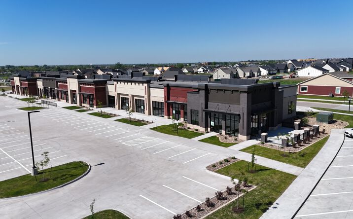 Pictures of Retail, Restaurant property located at 1630 S Ankeny Blvd, Ankeny, IA 50023 for lease - image #1