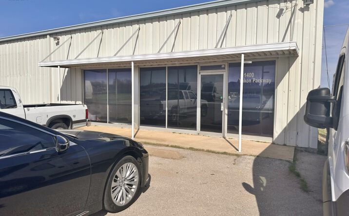 Pictures of Office property located at 1400 S. Yukon Parkway, Oklahoma City, OK 73099 for lease - image #1