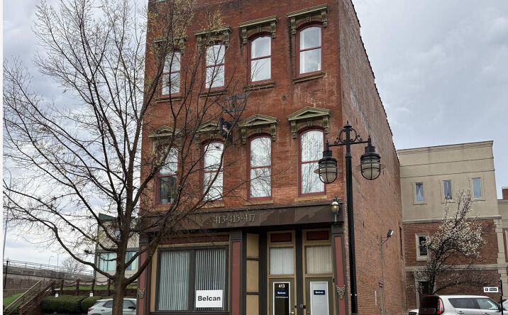 Pictures of Office property located at 413 SW Washington St, Peoria, IL 61602 for lease - image #1