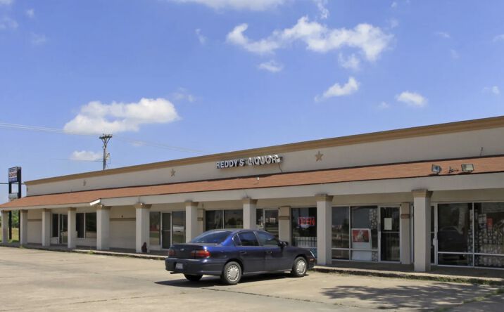 Pictures of Retail property located at 1501 Sun Meadow Blvd, Friendswood, TX 77546 for lease - image #1