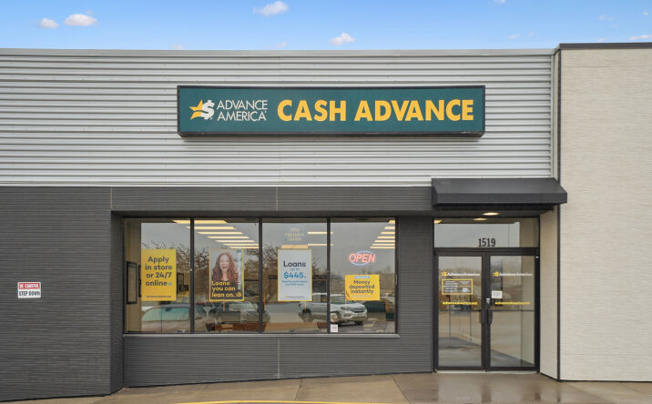Pictures of Retail, Office property located at 1519 E San Marnan Dr, Waterloo, IA 50702 for lease - image #1