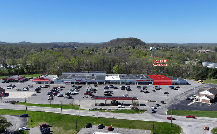 Pictures of Retail property located at 389 Old Capitol Plz, Corydon, IN 47112 for lease - image #1