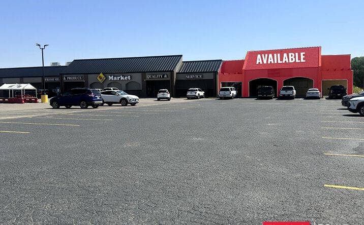 Pictures of Retail property located at 1405 S Main St, Seminole, TX 79360 for lease - image #1
