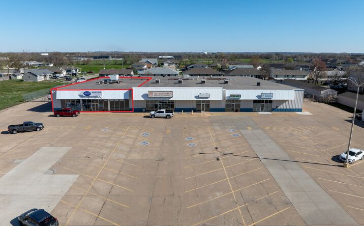 Pictures of Retail, Office, Restaurant property located at 1682-1742 E 23rd St, Fremont, NE 68025 for lease - image #1