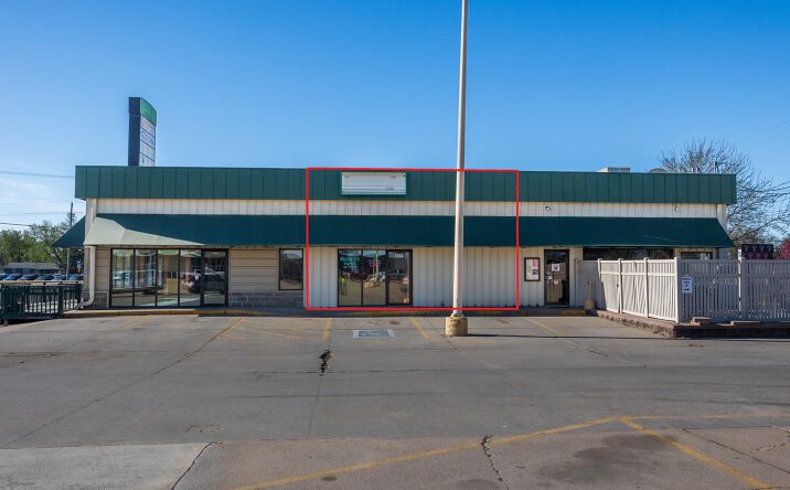 Pictures of Retail, Office, Restaurant property located at 1682-1742 E 23rd St, Fremont, NE 68025 for lease - image #1