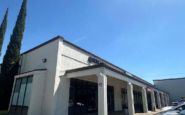 Pictures of Retail property located at 212 Harding Blvd, Roseville, CA 95678 for lease - image #1