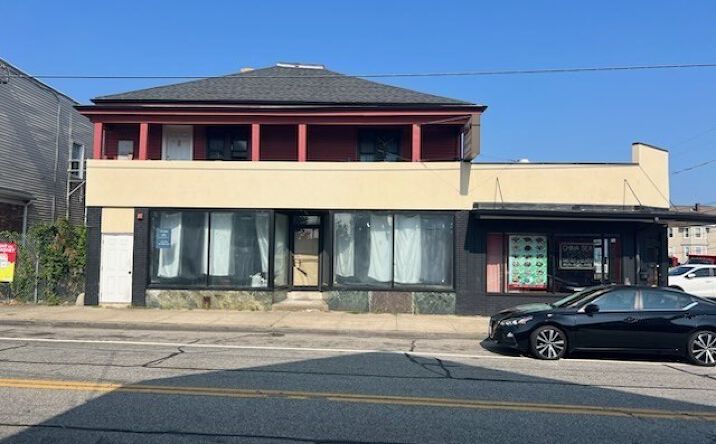 Pictures of Retail, Office property located at 5 Main Rd, Tiverton, RI 02878 for sales - image #1