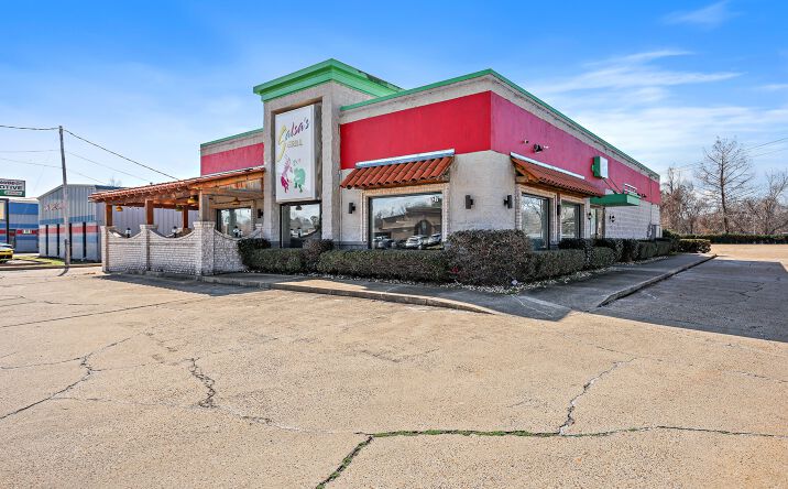 Pictures of Retail, Restaurant property located at 127 S Pearson Rd, Pearl, MS 39208 for lease - image #1