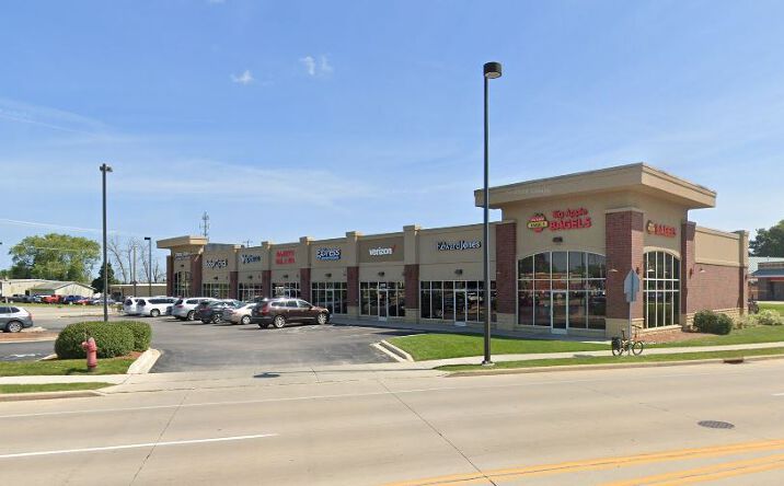 Pictures of Retail property located at 2619 Calumet Dr, Sheboygan, WI 53083 for lease - image #1