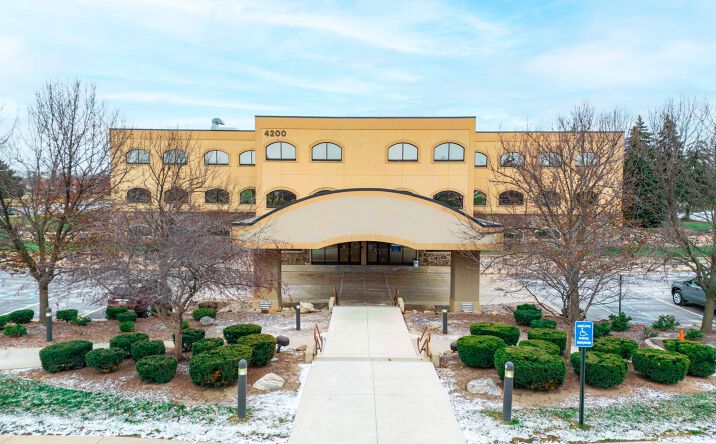 Pictures of Office property located at 4200 Fashion Square Blvd, Saginaw, MI 48603 for lease - image #1