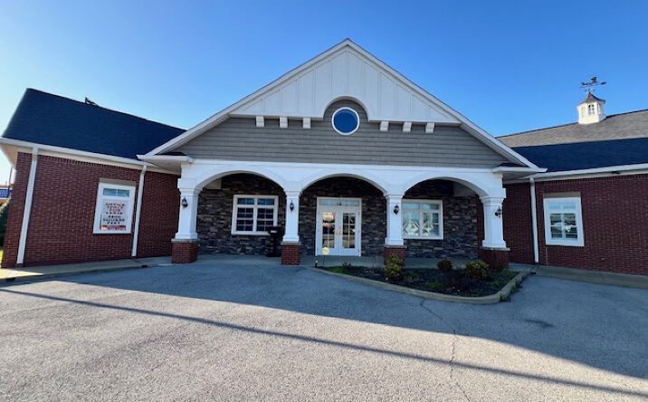 Pictures of Office property located at 327 2nd St, Henderson, KY 42420 for lease - image #1