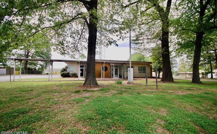 Pictures of Office property located at 20 Vann Dr, Jackson, TN 38305 for lease - image #1