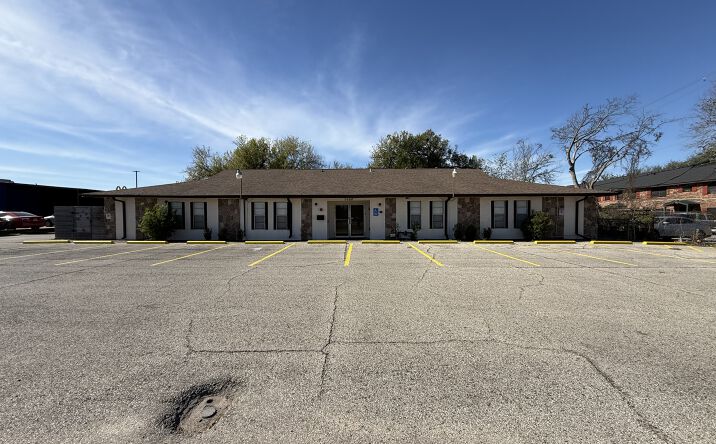 Pictures of Retail, Land, Special Purpose property located at 3008 Strawberry Rd, Pasadena, TX 77502 for lease - image #1