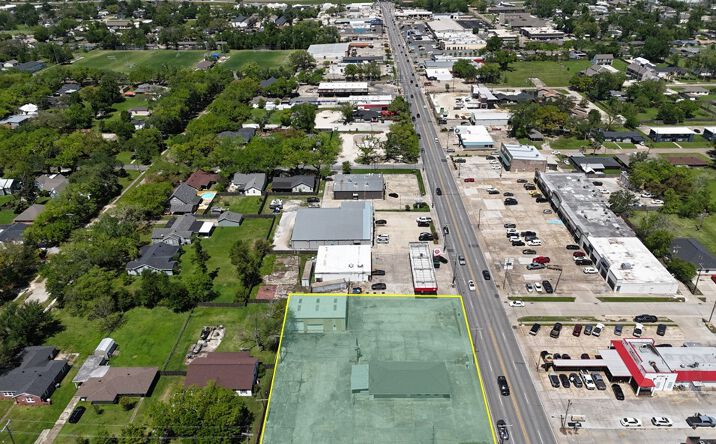 Pictures of Retail property located at 3840 Ryan St, Lake Charles, LA 70605 for lease - image #1