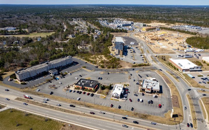 Pictures of Retail, Land, Restaurant property located at 10 Plaza Way, Plymouth, MA 02360 for lease - image #1