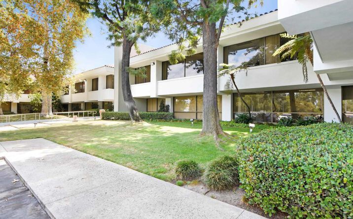Pictures of Office property located at 21241-21243 Ventura Blvd, Woodland Hills, CA 91364 for lease - image #1