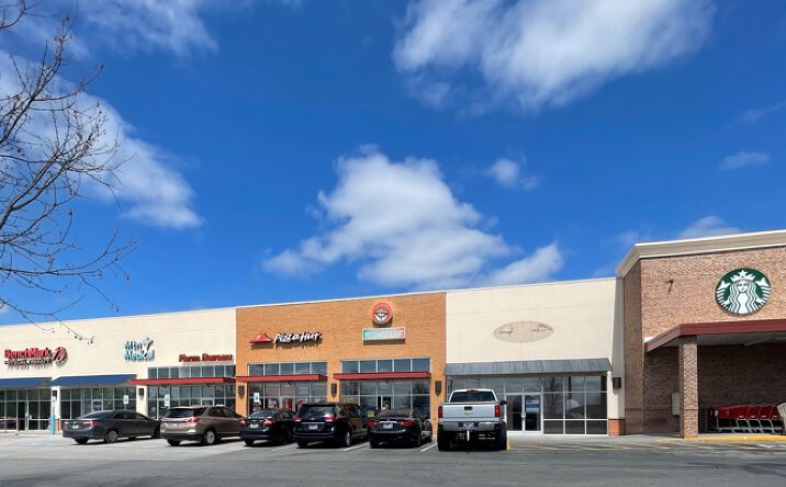 Pictures of Retail, Office property located at 2946 Winfield Dunn Parkway, Sevierville, TN 37764 for lease - image #1