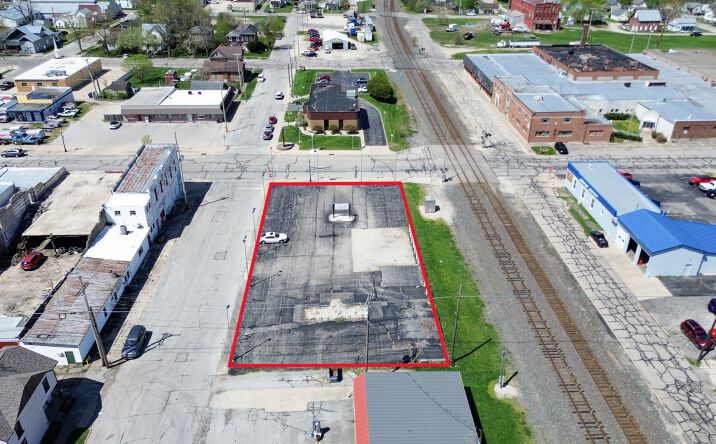Pictures of Land property located at 302 N Main St, Winchester, IN 47394 for lease - image #1