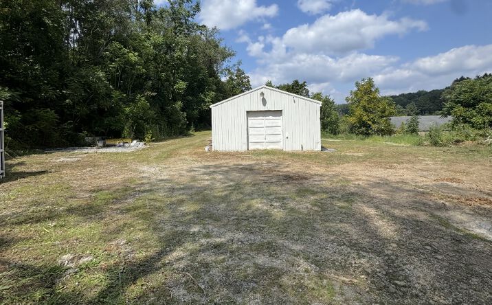 Pictures of Industrial property located at 2898 Washington Rd, McMurray, PA 15317 for lease - image #1