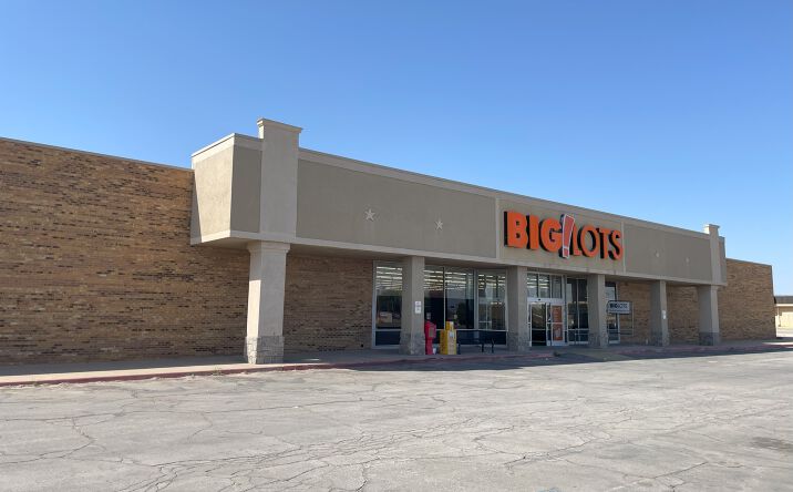 Pictures of Retail property located at 903 E Bender Blvd, Hobbs, NM 88240 for lease - image #1