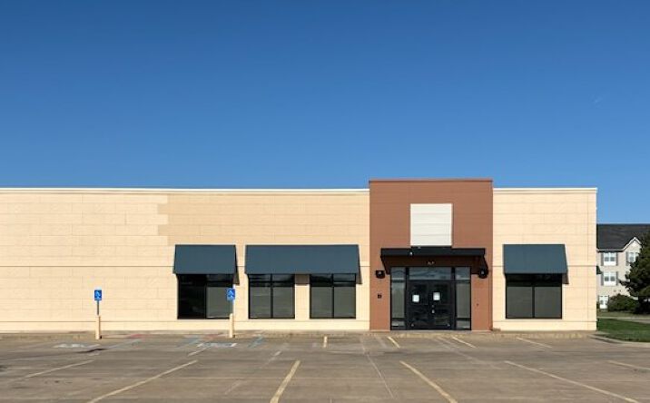 Pictures of Retail property located at 2770 S 9th St, Salina, KS 67401 for lease - image #1