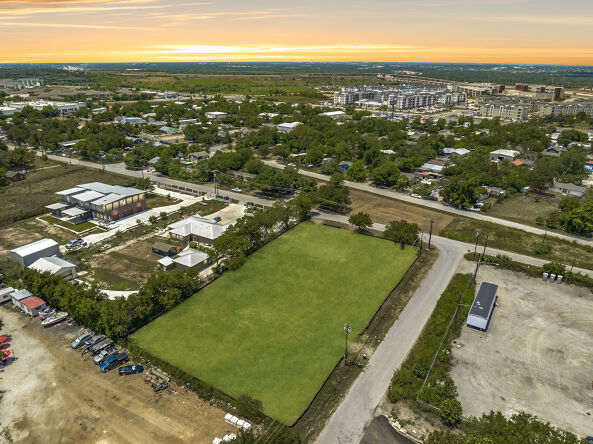 Pictures of Land property located at 16409 Summit Dr, Austin, TX 78728 for lease - image #1