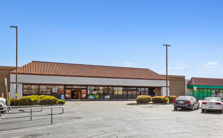 Pictures of Retail property located at 380 S Cherokee Ln, Lodi, CA 95240 for lease - image #1