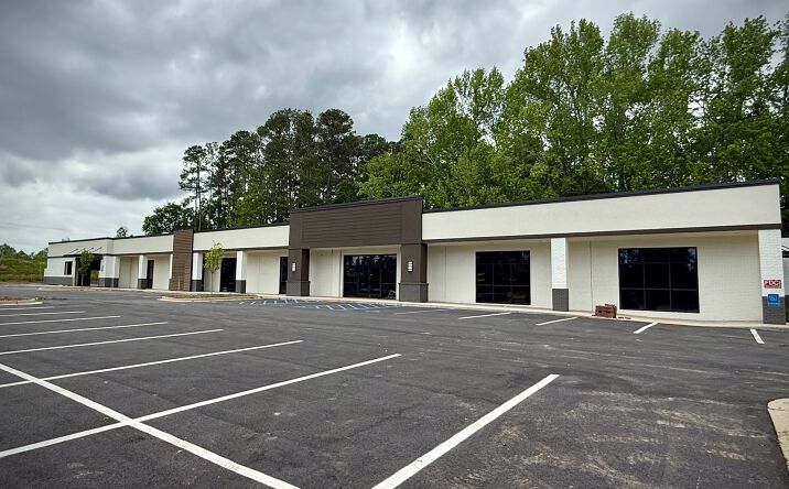 Pictures of Retail, Restaurant property located at 2600 E Main St, Spartanburg, SC 29307 for lease - image #1