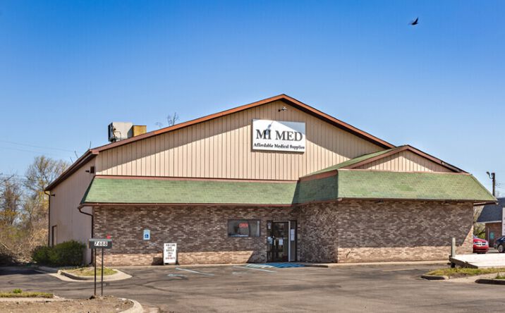 Pictures of Retail property located at 7688 Highland Rd, Waterford, MI 48327 for lease - image #1