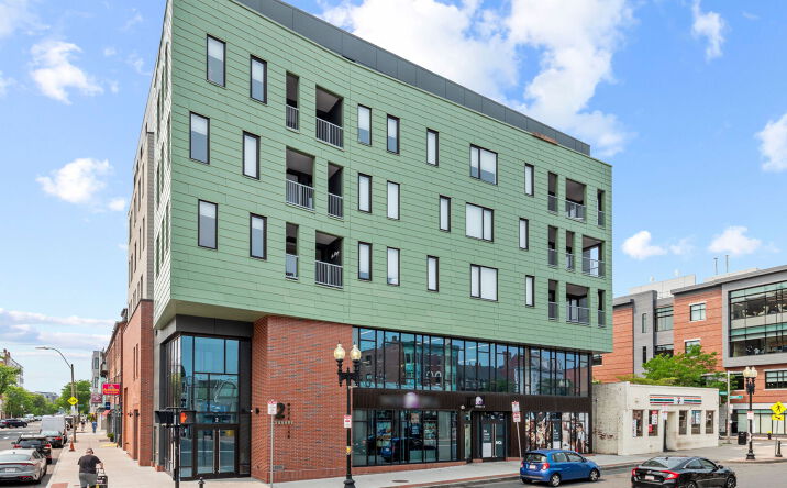 Pictures of Retail, Office, Restaurant property located at 10 Maverick Square, Boston, MA 02128 for lease - image #1