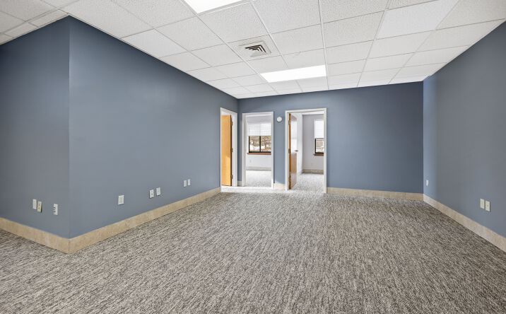 Pictures of Retail, Office property located at 670 Newfield St, Middletown, CT 06457 for lease - image #1