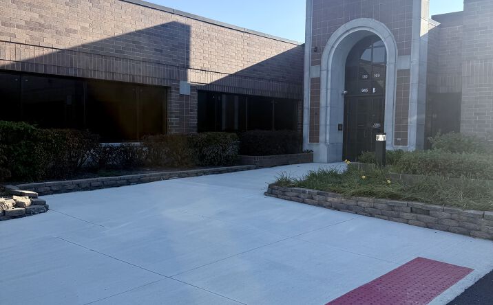 Pictures of Office property located at 945 Lakeview Pkwy, Vernon Hills, IL 60061 for lease - image #1