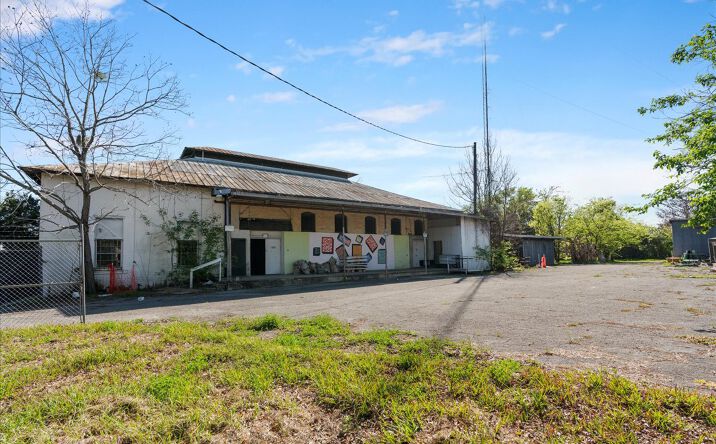 Pictures of Industrial, Special Purpose property located at 710 SE 2nd St, Gainesville, FL 32601 for lease - image #1
