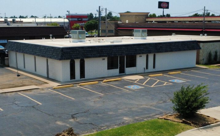 Pictures of Office property located at 2812 W Hefner Rd, Oklahoma City, OK 73120 for lease - image #1