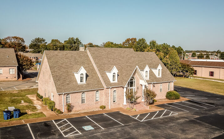 Pictures of Office property located at 6920 Oak Forest Dr, Olive Branch, MS 38654 for lease - image #1