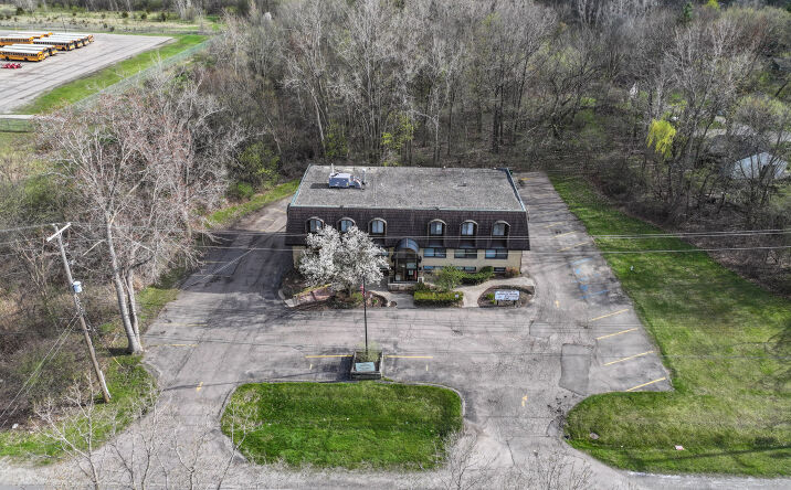 Pictures of Office property located at 2442 E Maple Ave, Flint, MI 48507 for lease - image #1