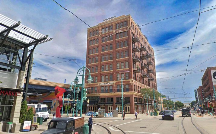 Pictures of Retail property located at 400 N Broadway, Milwaukee, WI 53202 for lease - image #1