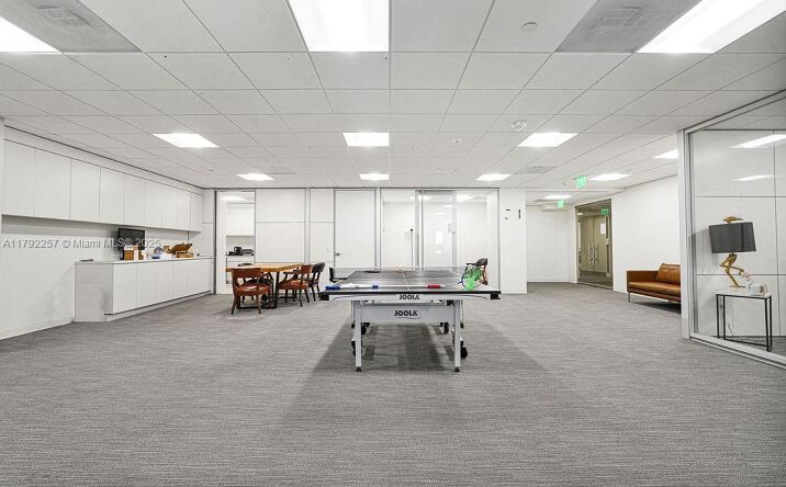 Pictures of Office property located at 1 SE 3rd Ave, Miami, FL 33131 for lease - image #1