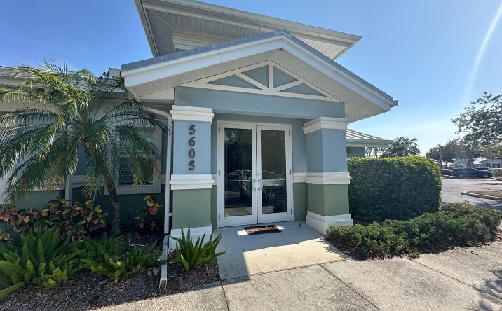 Pictures of Office property located at 5605 Marquesas Cir, Sarasota, FL 34233 for lease - image #1