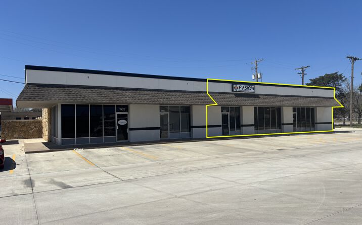 Pictures of Retail, Restaurant property located at 9506 W Central Ave, Wichita, KS 67212 for sales - image #1