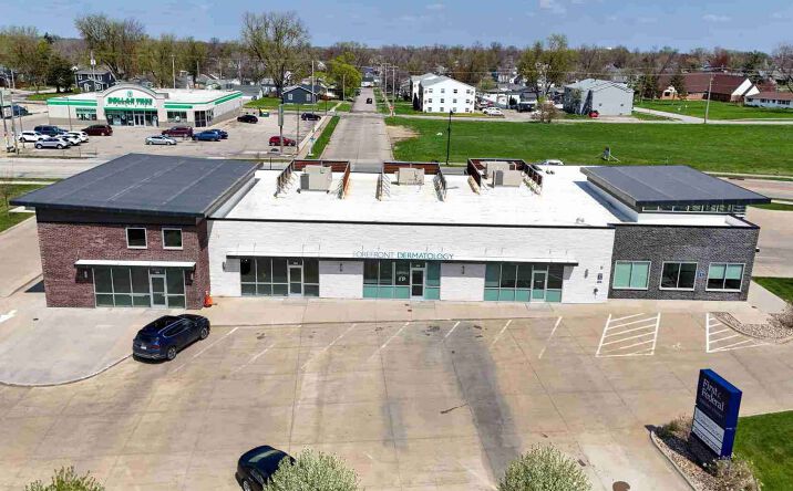 Pictures of Retail, Office property located at 2590 6th Ave, Marion, IA 52302 for lease - image #1